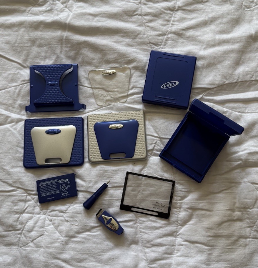 Intec Kit Soft Shell Case Gameboy Advance SP w/ Accessories