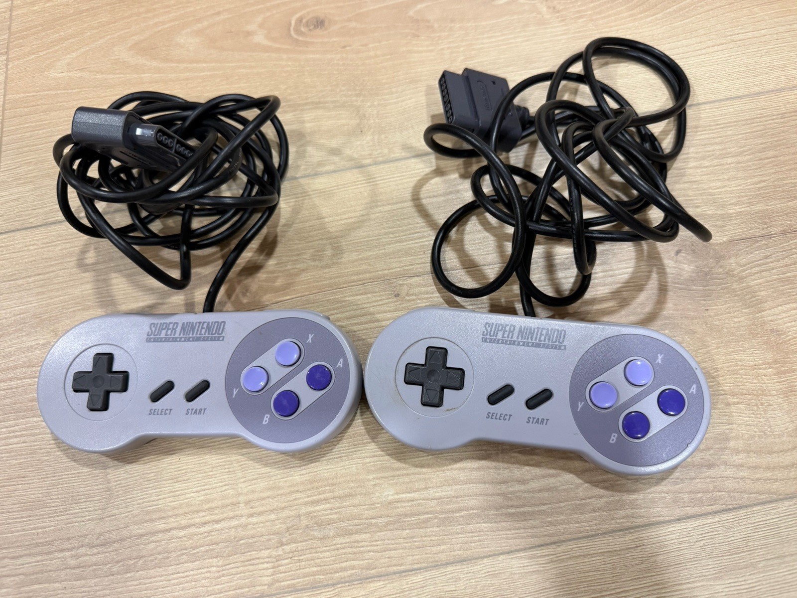 2x Super Nintendo Original Controller (SNES)