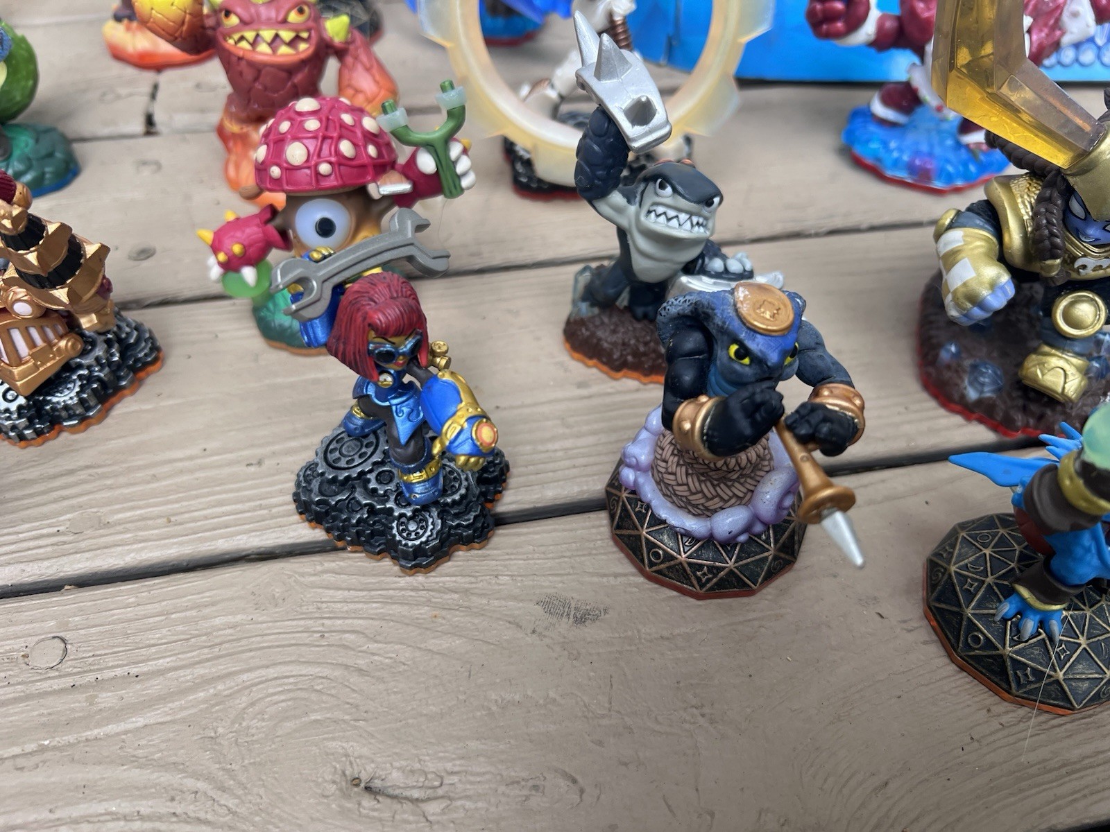 SKYLANDERS Figures Huge Lot Swap force Trap Team Chest Crystal Traps Crate