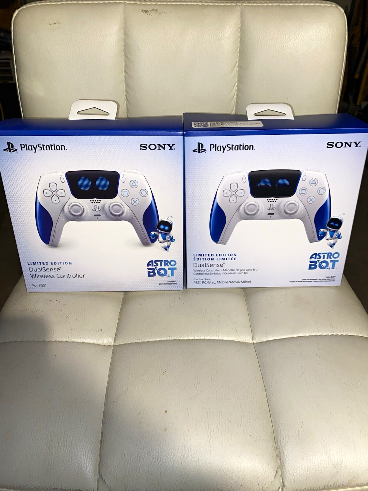 Sony DualSense PS5 Wireless Controller Limited Edition Astro Bot White/Blue (2)
