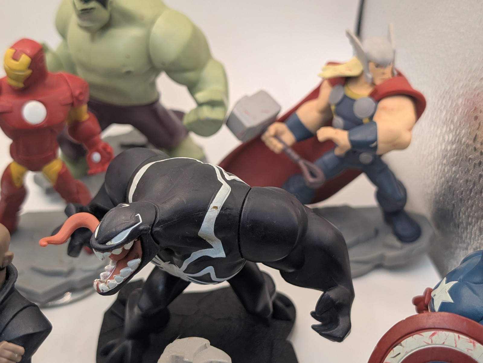 Disney Infinity Marvel Lot 14 Figures Hulk Iron Man Thor Venom Groot + Bonus