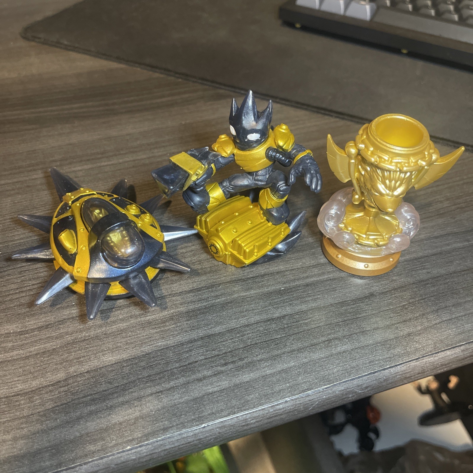 SKYLANDERS SUPERCHARGERS LEGENDARY SKY RACING Astroblast