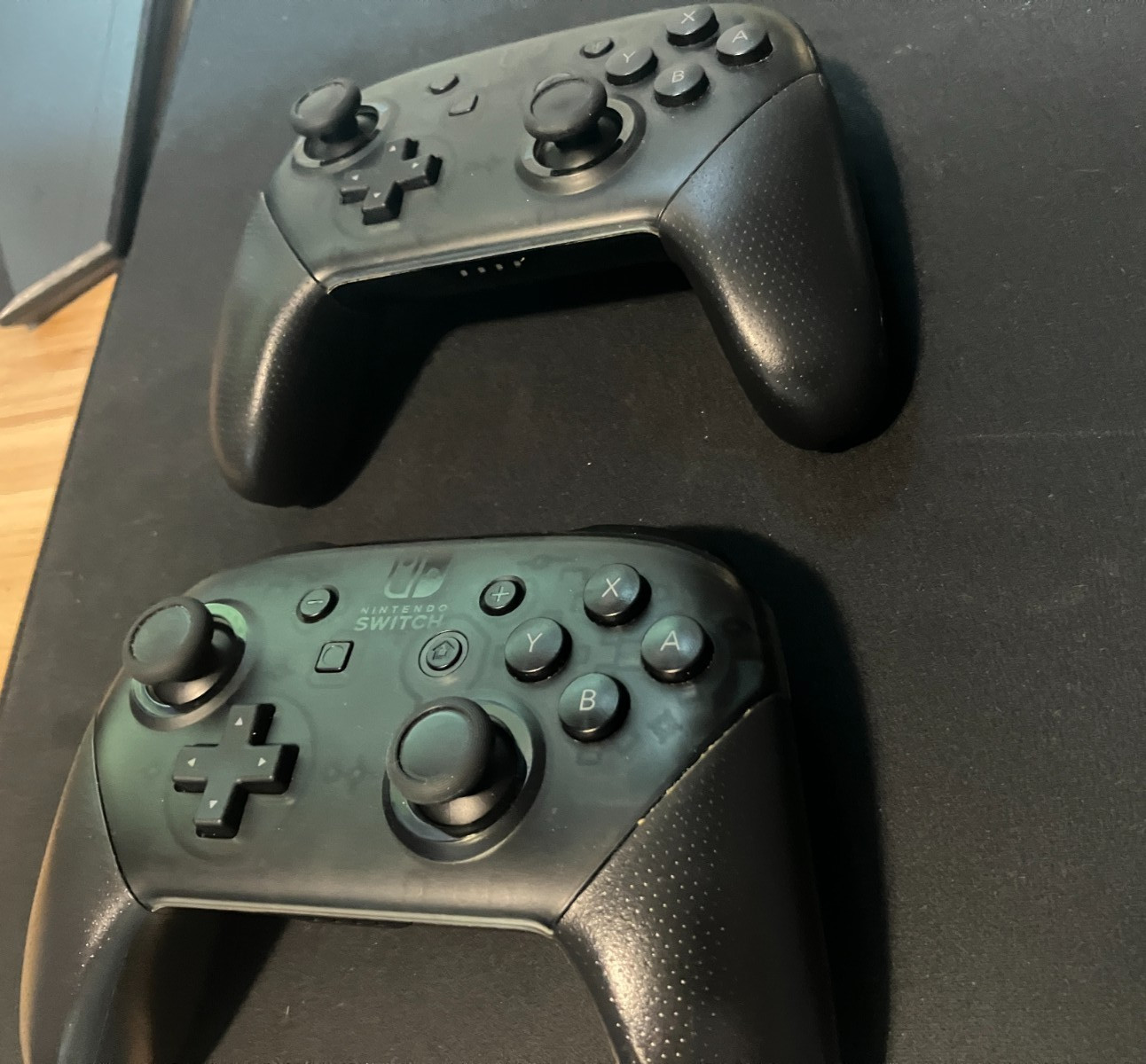 2x Nintendo Switch Wireless Controllers – Black (HAC-013)