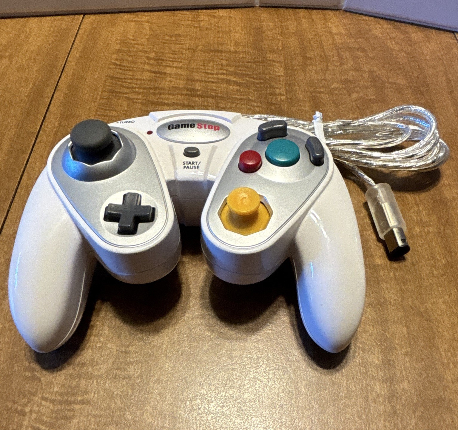 GameStop Nintendo GameCube Wired Turbo Controller Gamepad White/Silver UNTESTED