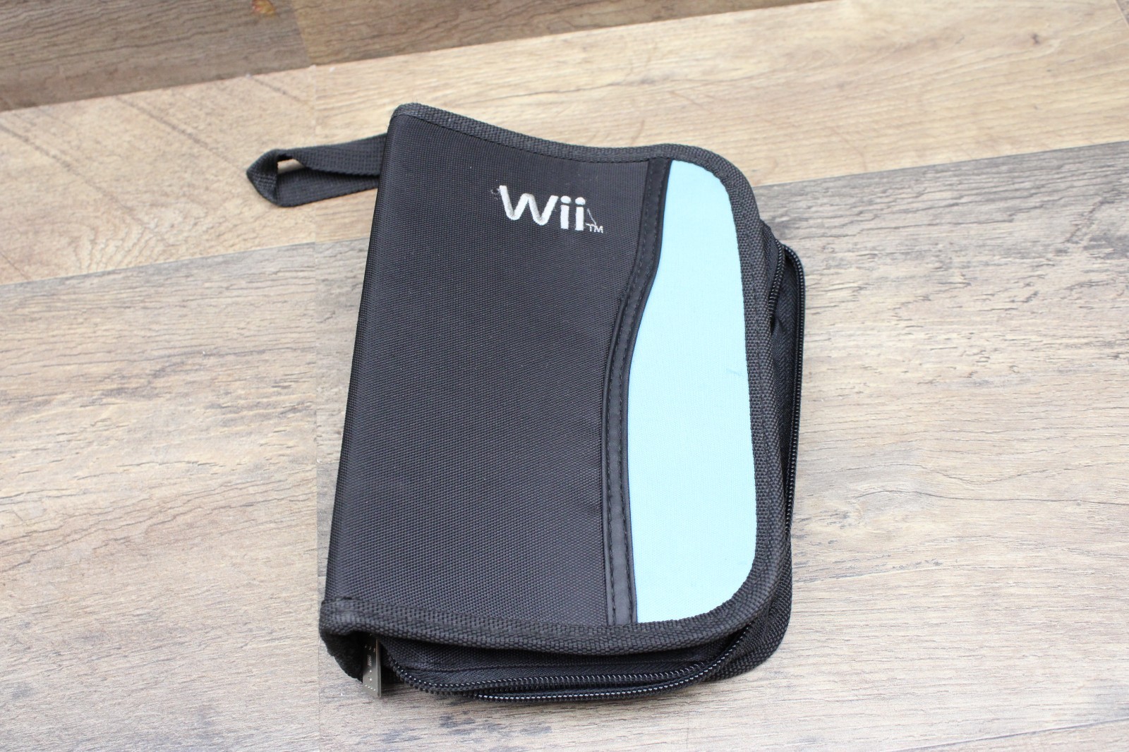 Nintendo Wii Travel Carrying Case 8in Black Blue Padded Remotes Game