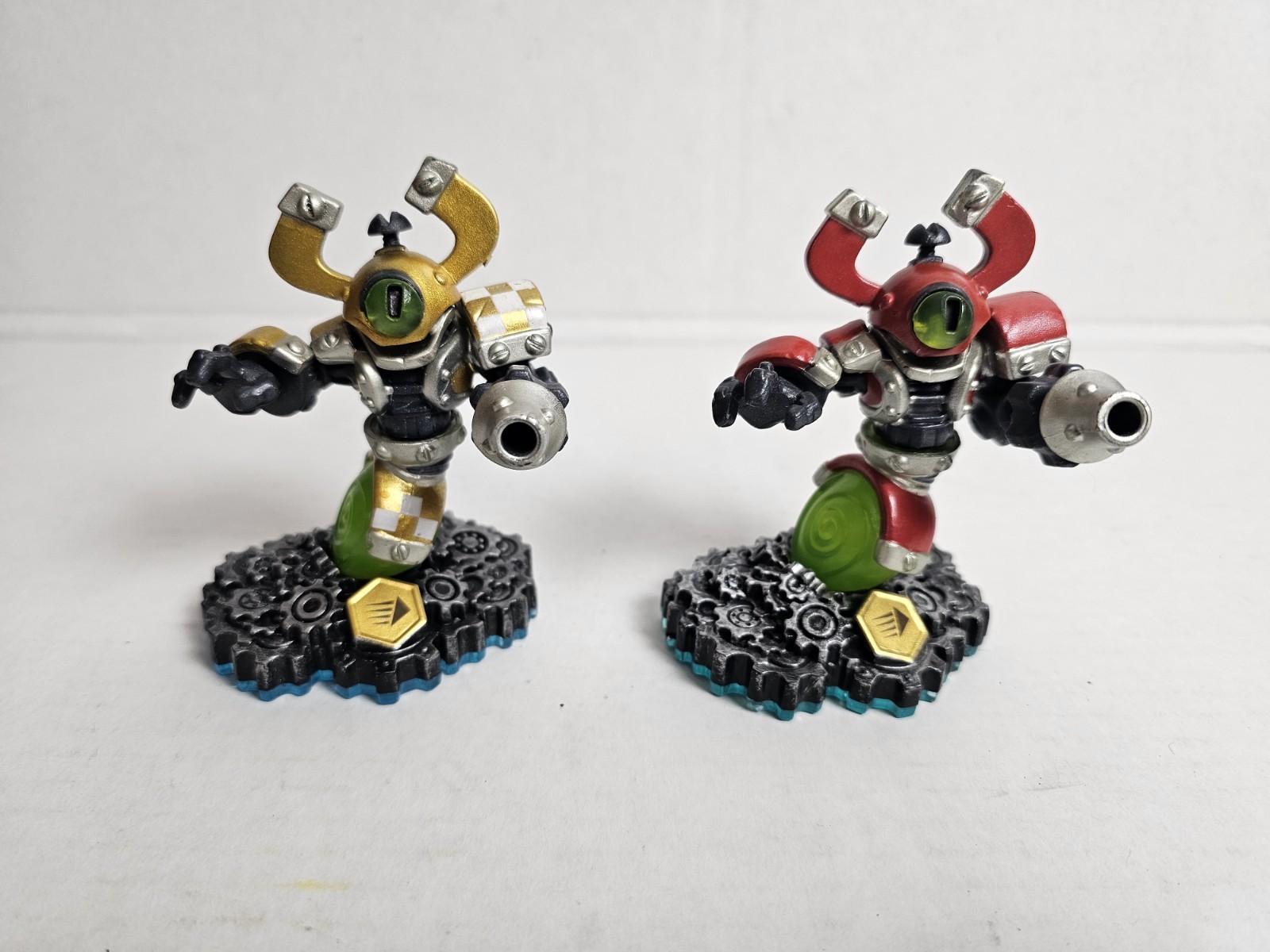 Skylanders Swap-Force Magna Charge & Nitro Magna Charge