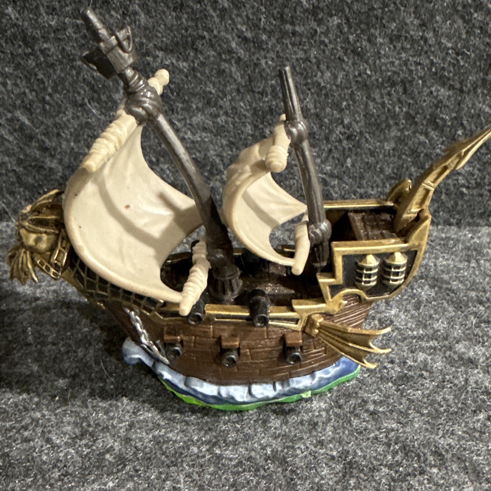 Skylanders Pirate Ship Vehicle Figure w/ Sail Brown/Gold Skylanders Series