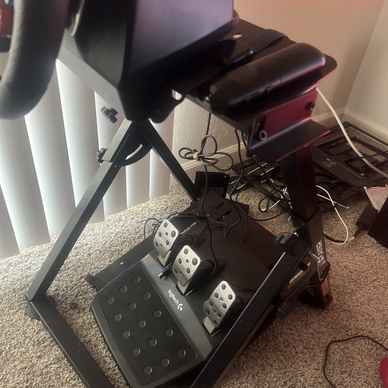 Logitech G29 Driving Force Race Wheel (941-000110) & And stand