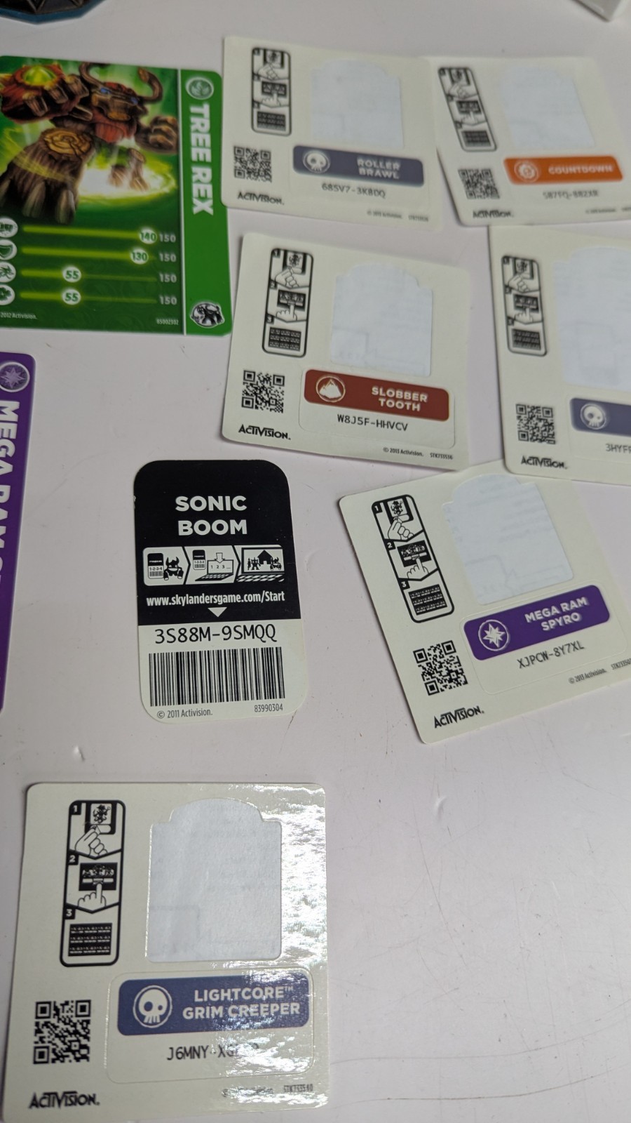 Nintendo 3ds Bundle – Skylanders Giants Lot Of 14 Figures 14 Cards , Stickers