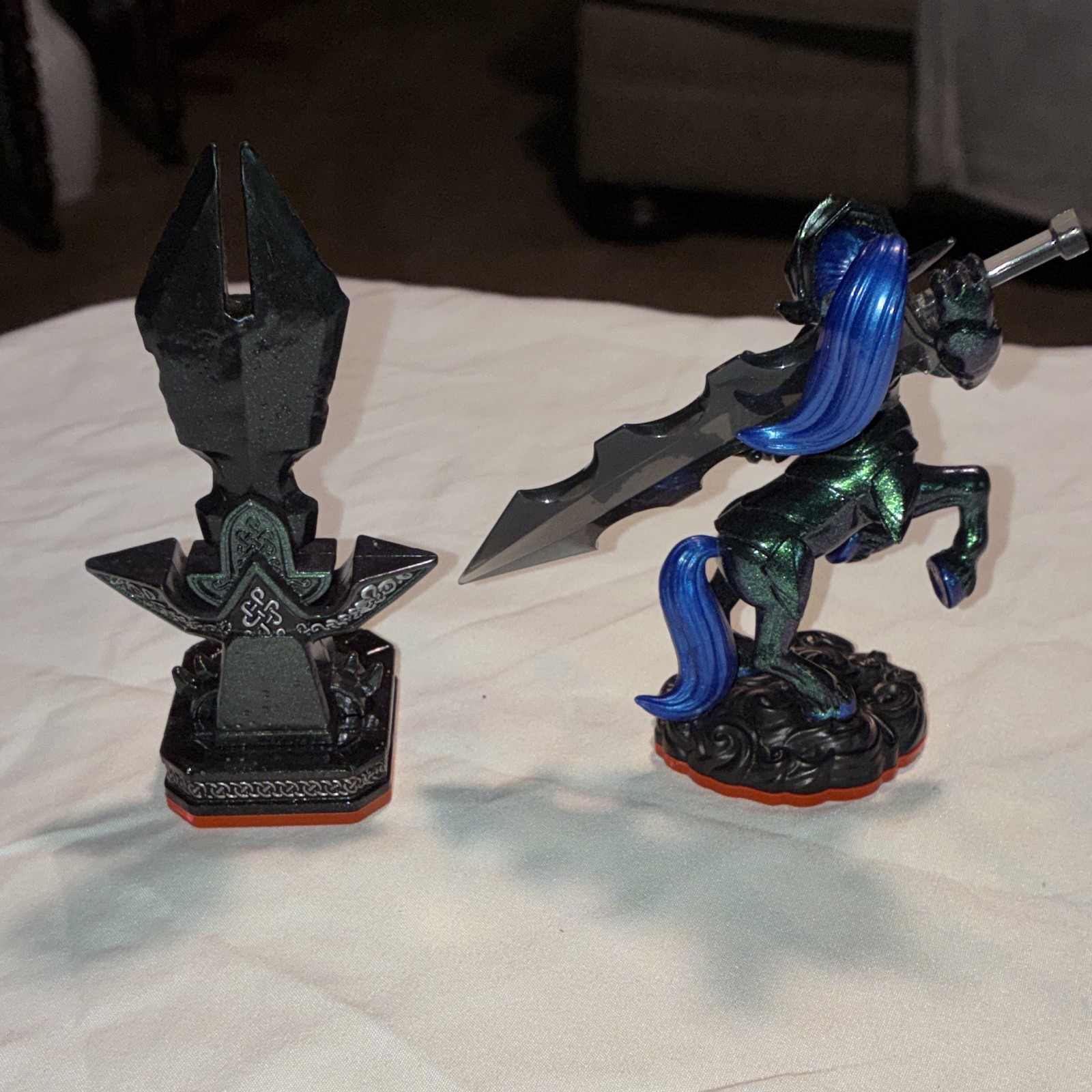 Skylanders Trap Team: Knight Mare Character Figure w/ Light-Up Dark Trap Crystal