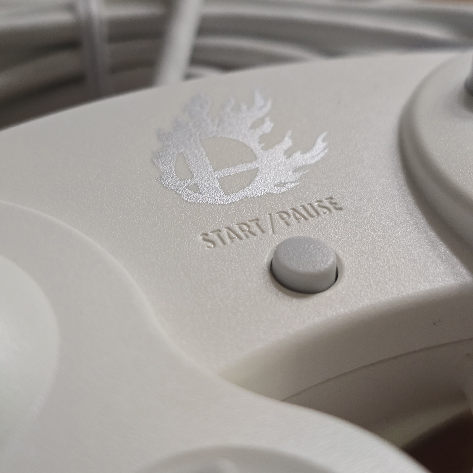 Nintendo Super Smash Bros. White Classic GameCube Controller (US Seller)