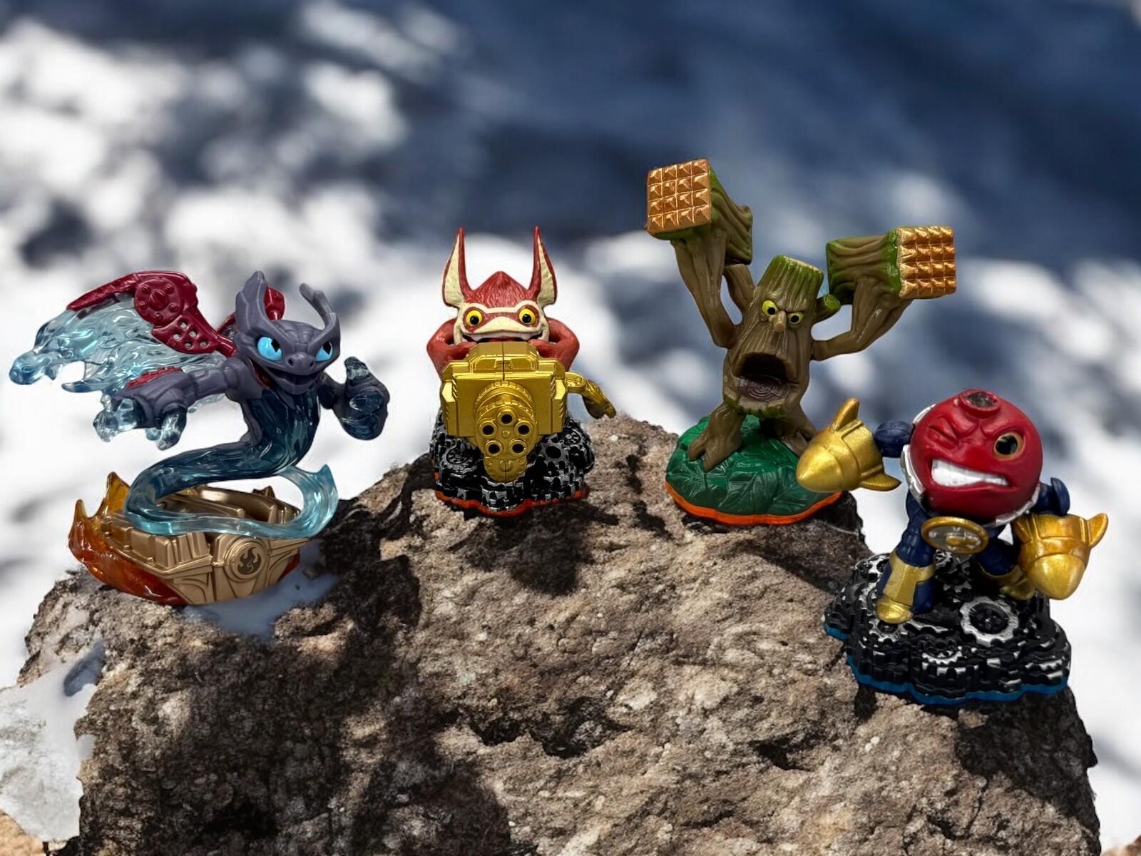 Skylanders Collectible Figurine Random lot 4 Action Figures Portal Of Power Game