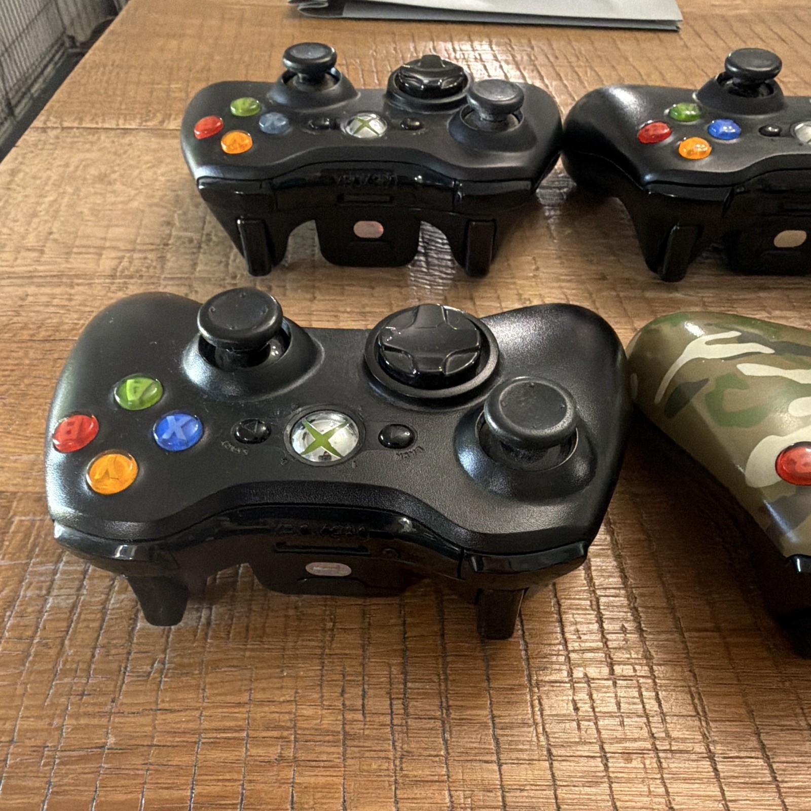 Microsoft Xbox 360 Wireless Controllers Lot of 4 – 3 Black, 1 Camo