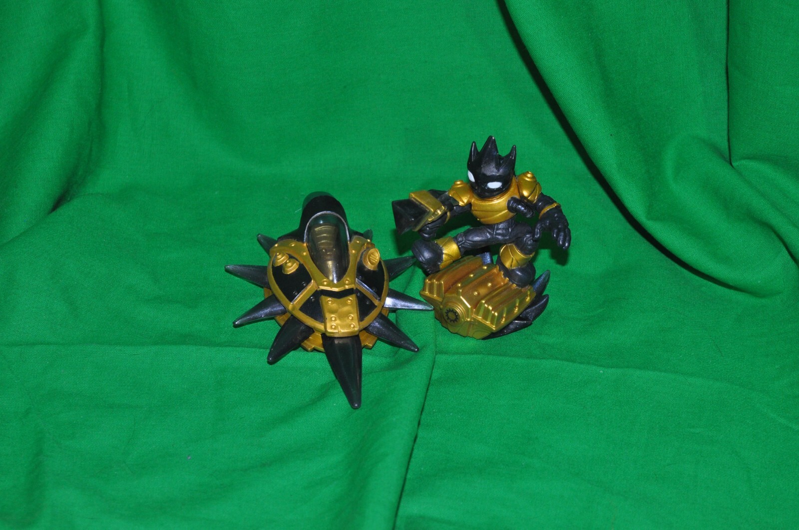 Skylanders Superchargers – Legendary Astroblast & Sun Runner free shipping