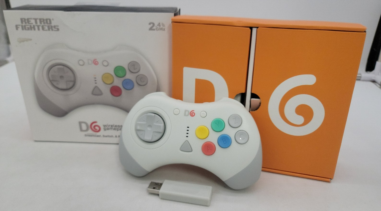 Retro Fighters D6 Wireless Controller White – Dreamcast, Nintendo Switch & PC