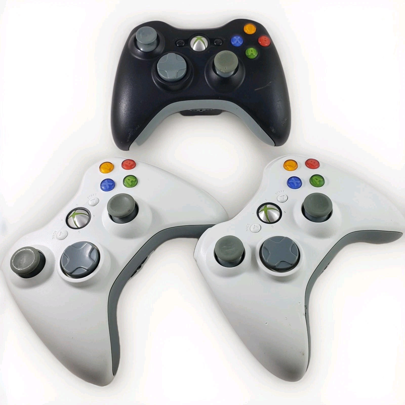Lot Of 3 Microsoft Xbox 360 Wireless Controllers White & Black Unknown Condition