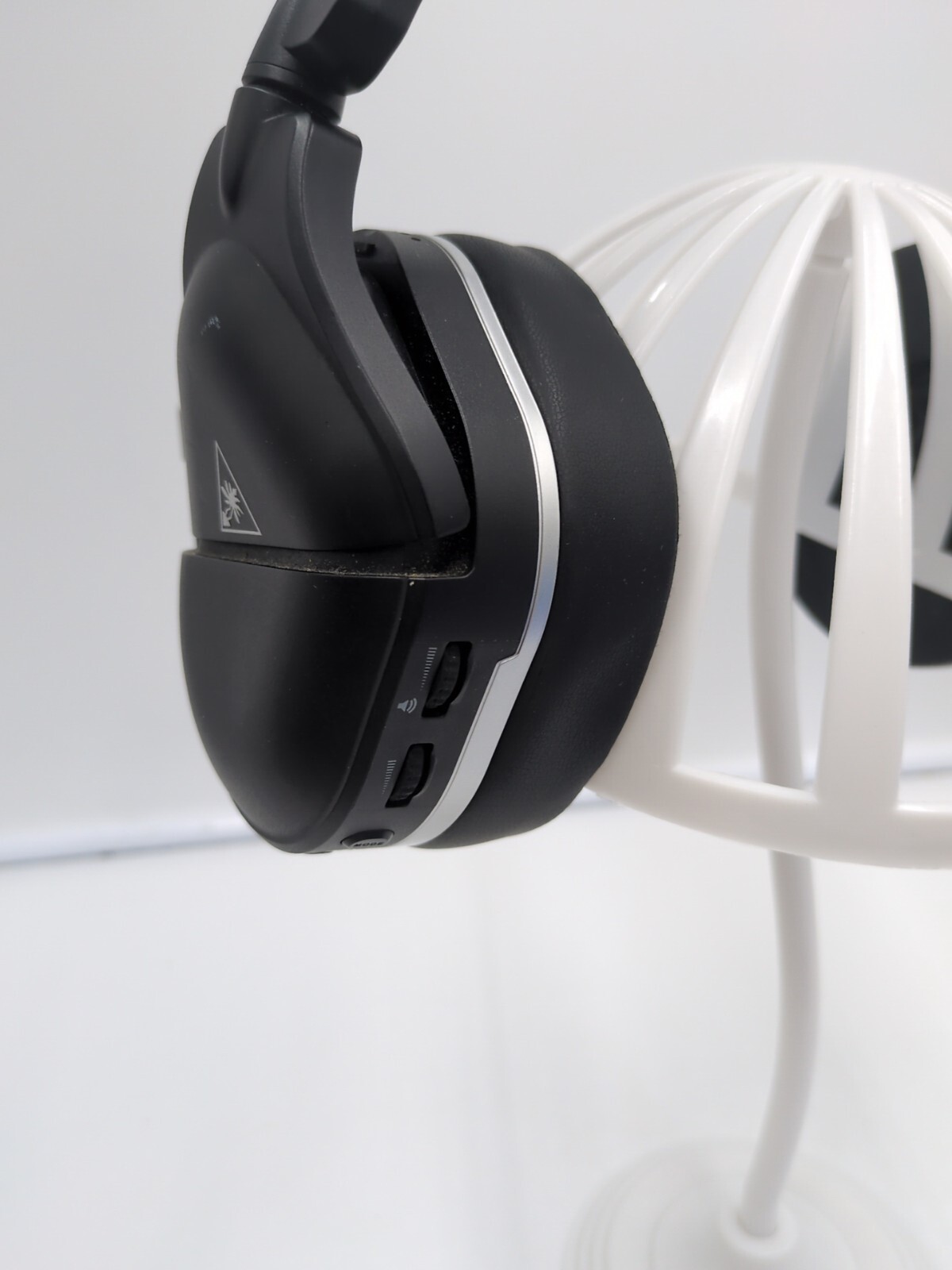 Turtle Beach Stealth 700 G2x MAX Ear-Cup Over the Ear Headsets – Untested