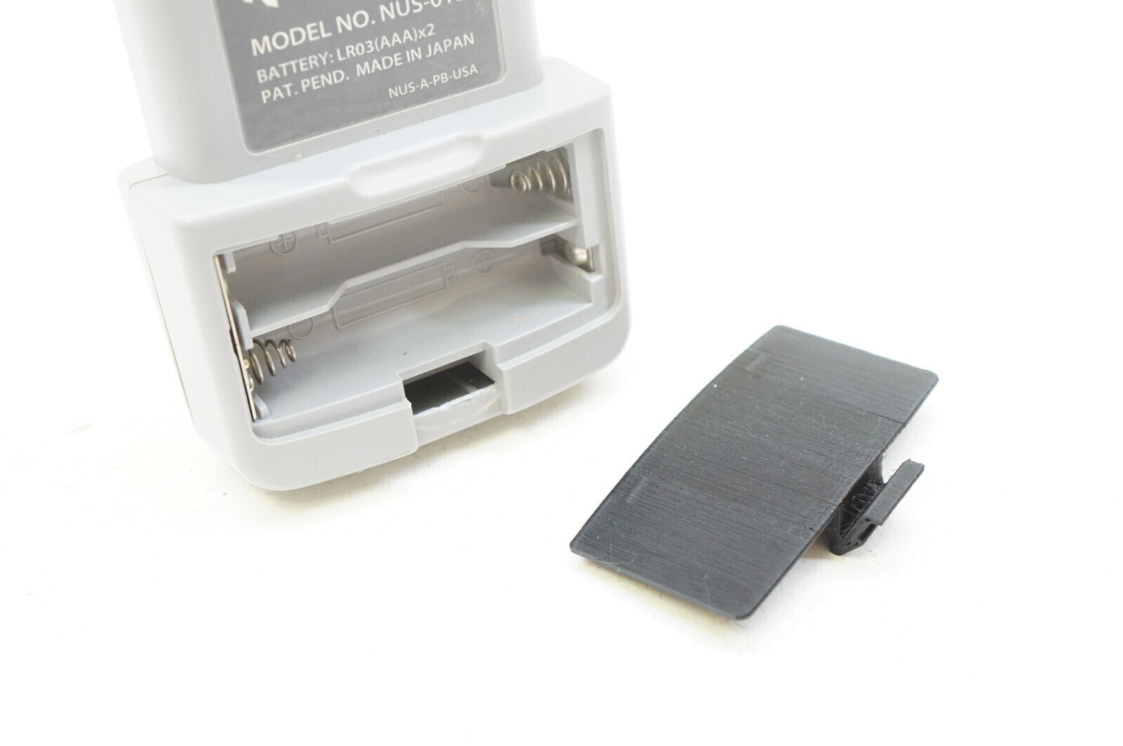 Replacement Battery Door Cover Latch for Nintendo Rumble Pak Pack Nintendo 64