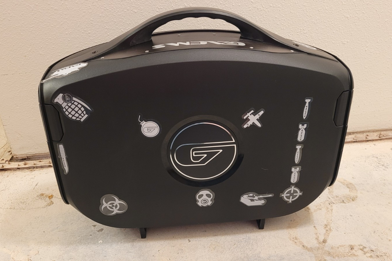GAEMS G190 Portable Gaming Monitor Case w/ Remote Multi-Platform Black