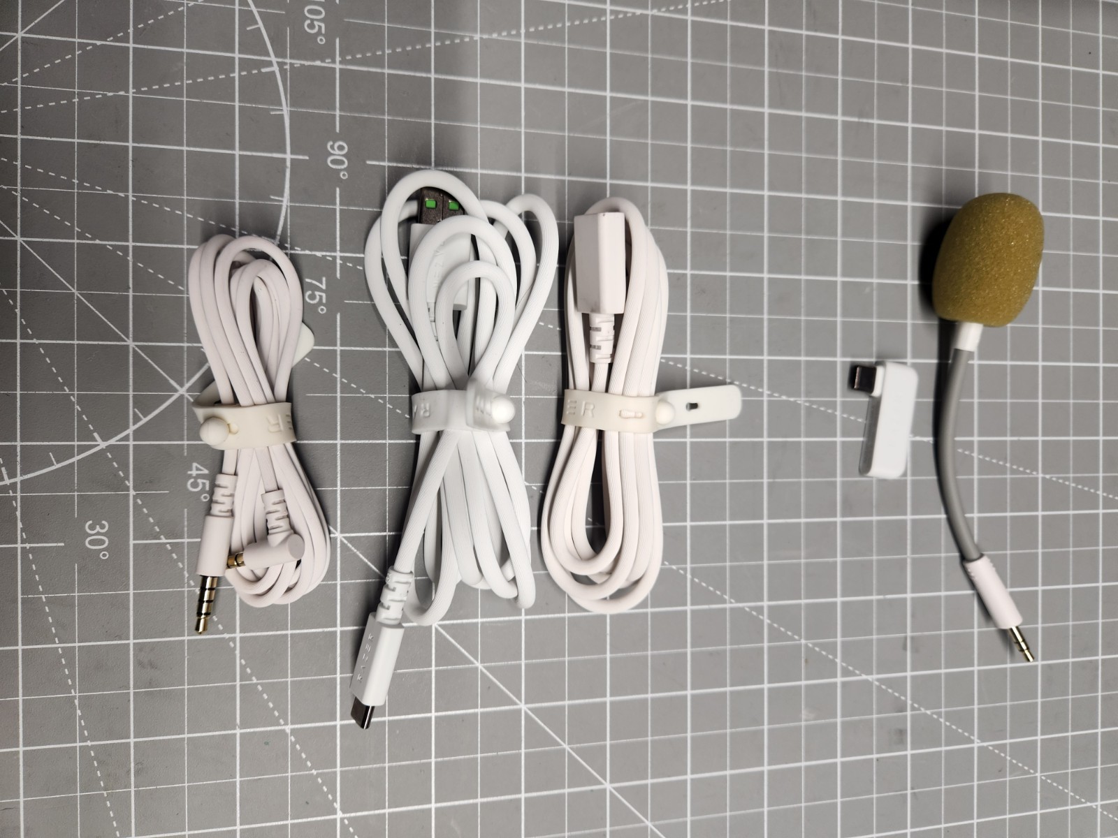 Razer Barracuda X White Wireless Multi-Platform Gaming Mobile Mercury White
