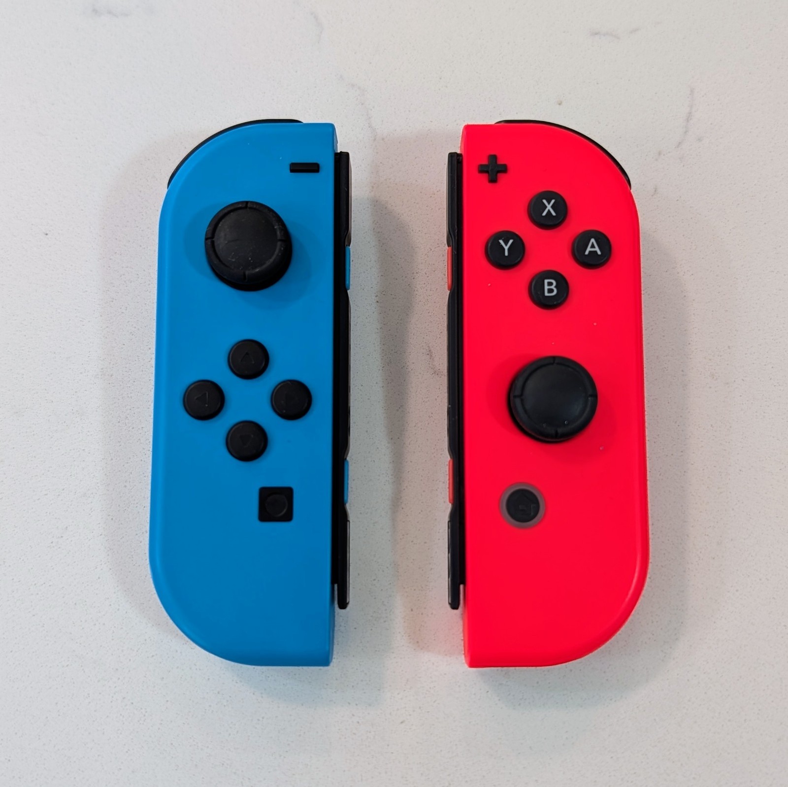 Official Nintendo Joy-Con (L/R) – Neon Red/Neon Blue – Switch Controllers