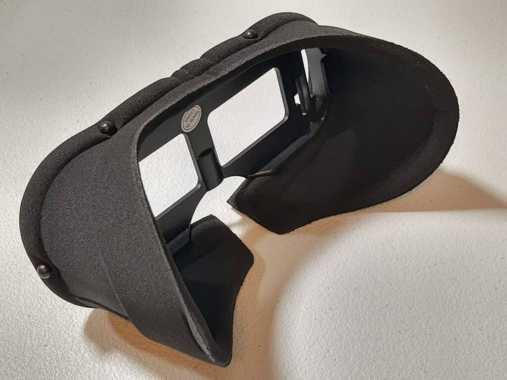 Nintendo Virtual Boy Stand with Complete Visor Eye Shield VUE-003 – Brand New