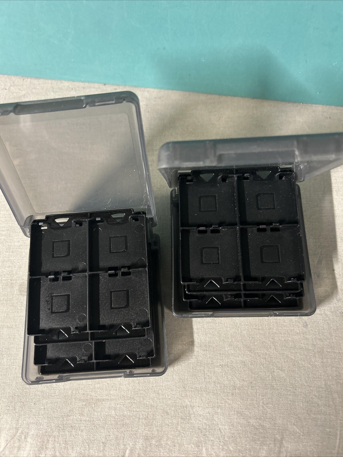 Nintendo DS Tinted Black Hard Plastic 16 Game Cartridge Compact Game Case Lot 2!