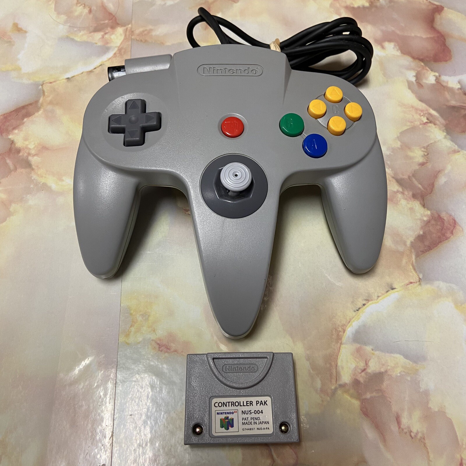 Nintendo 64 (NUS-004) Controller w Controller PAK! – Original Gray