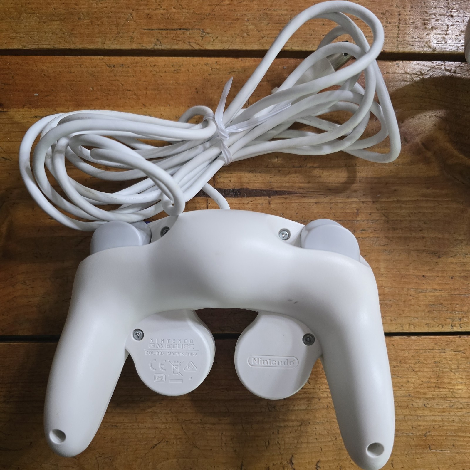 Nintendo Super Smash Bros. White Classic GameCube Controller (US Seller)