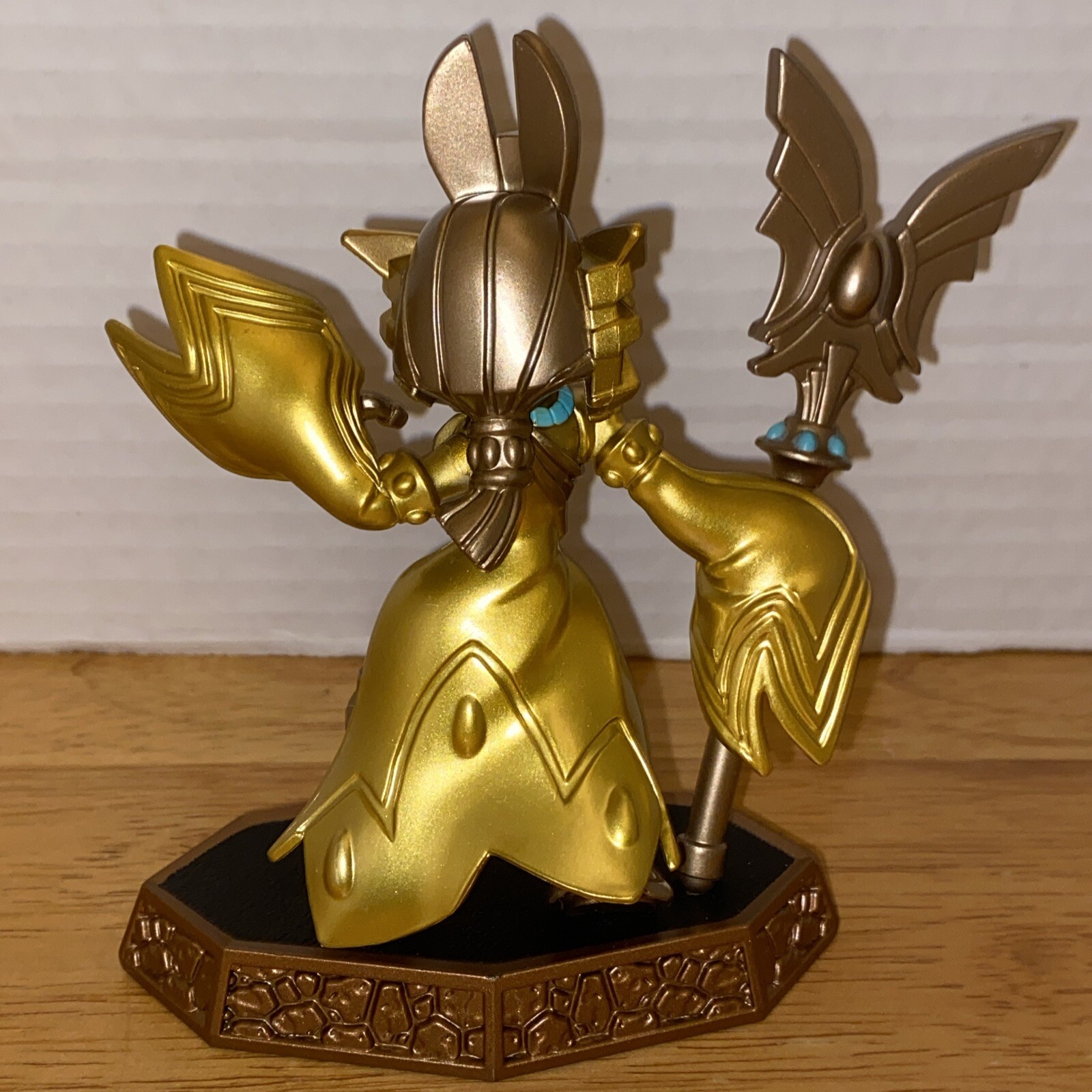 Skylanders 1 Figure Golden Queen, Imaginatores, Year 2016, Read