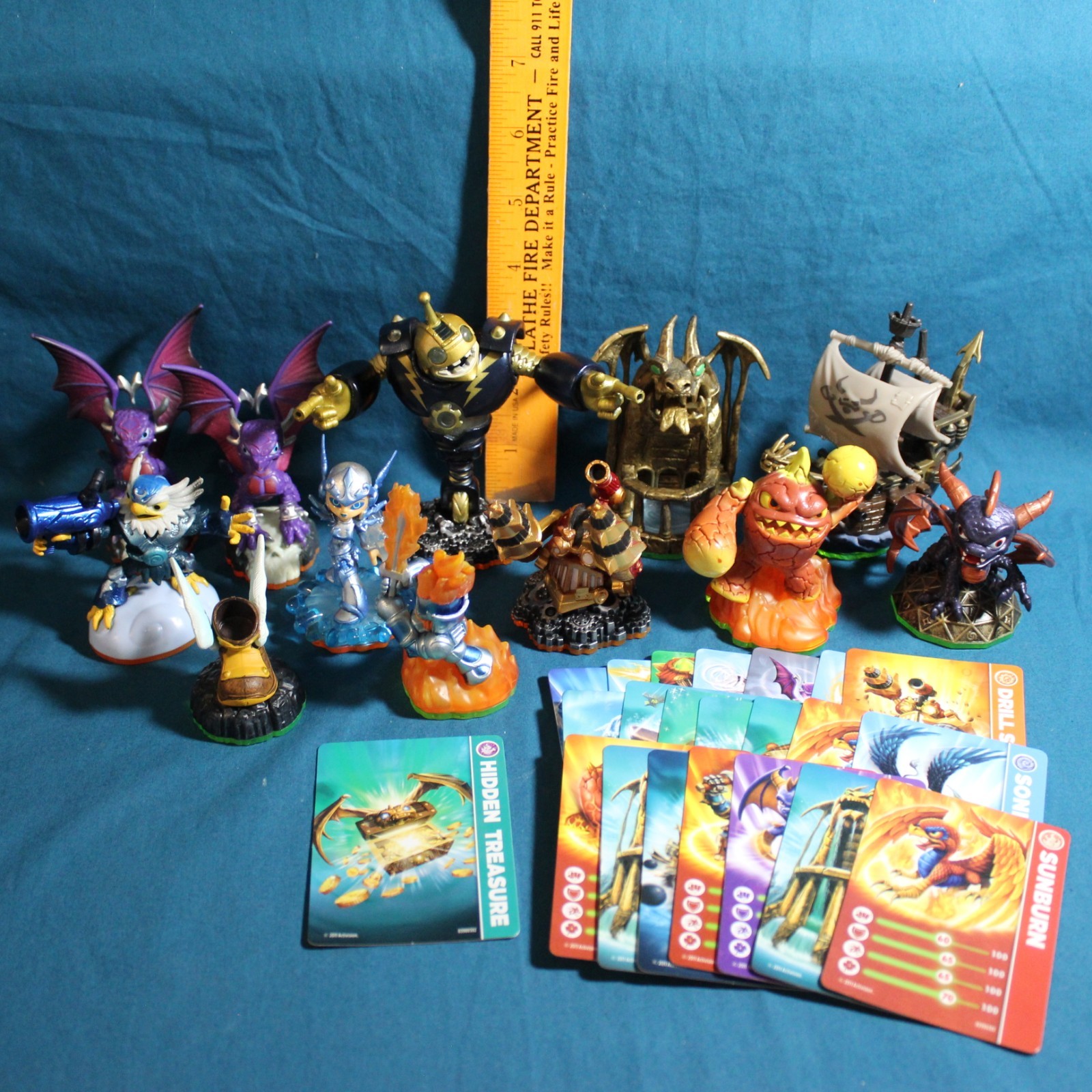 Spyro Skylanders Lot – Eruptor Legendary Bouncer Chill Jet-Vac Cards