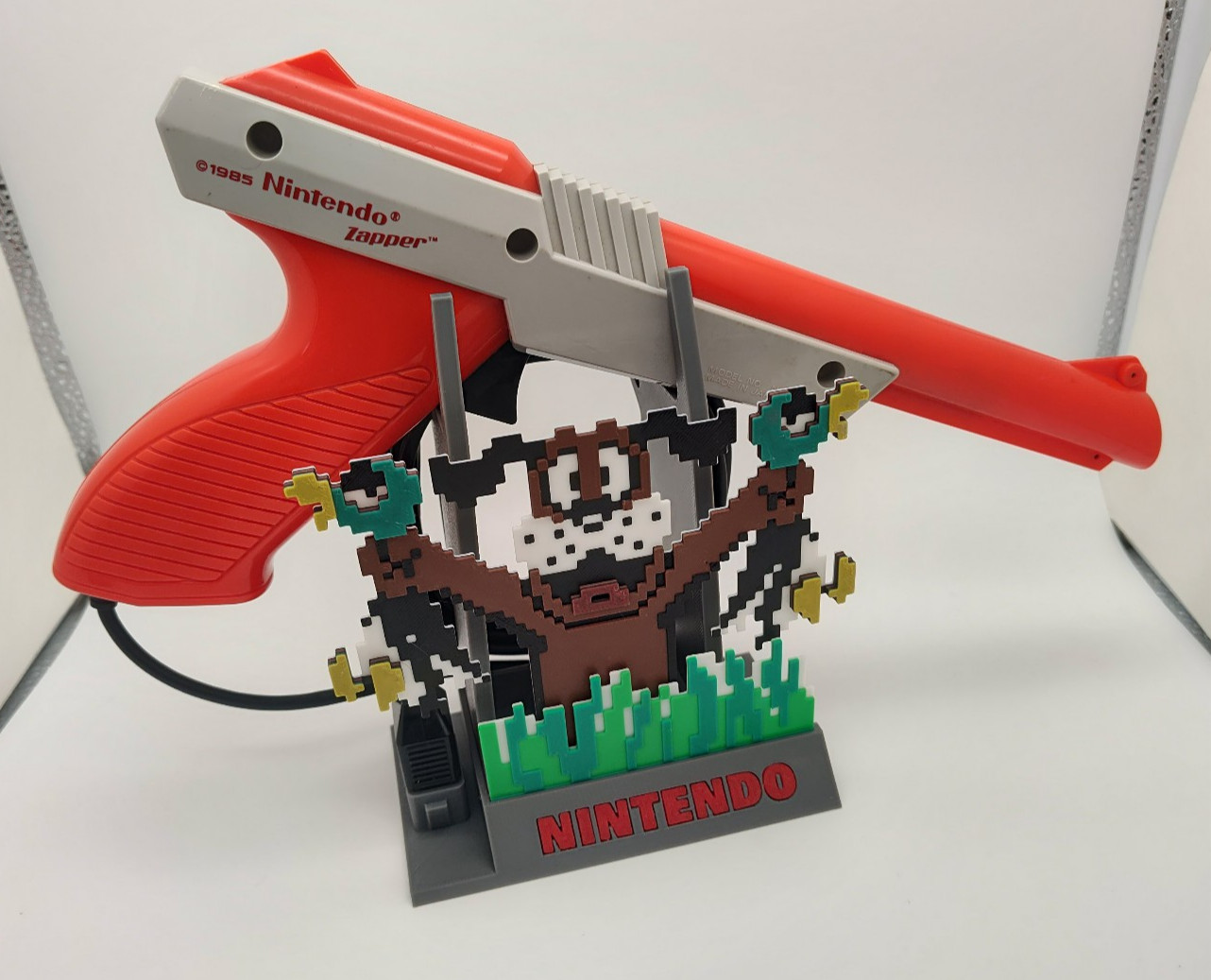 DUCK HUNT – NINTENDO NES ZAPPER DISPLAY STAND – CUSTOM COLOR OPTIONS