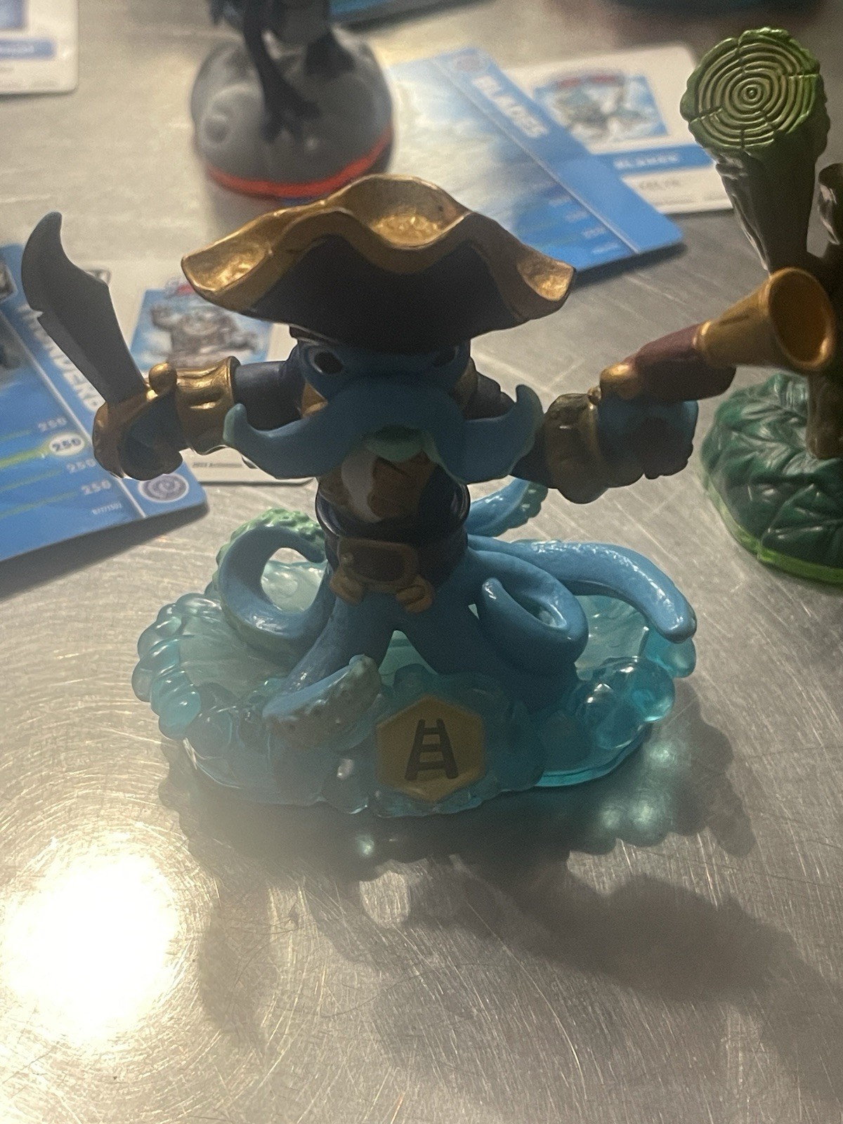 Skylander Trap Team Lot-18 Characters & 5 Elements, Cards/QR codes, Poster
