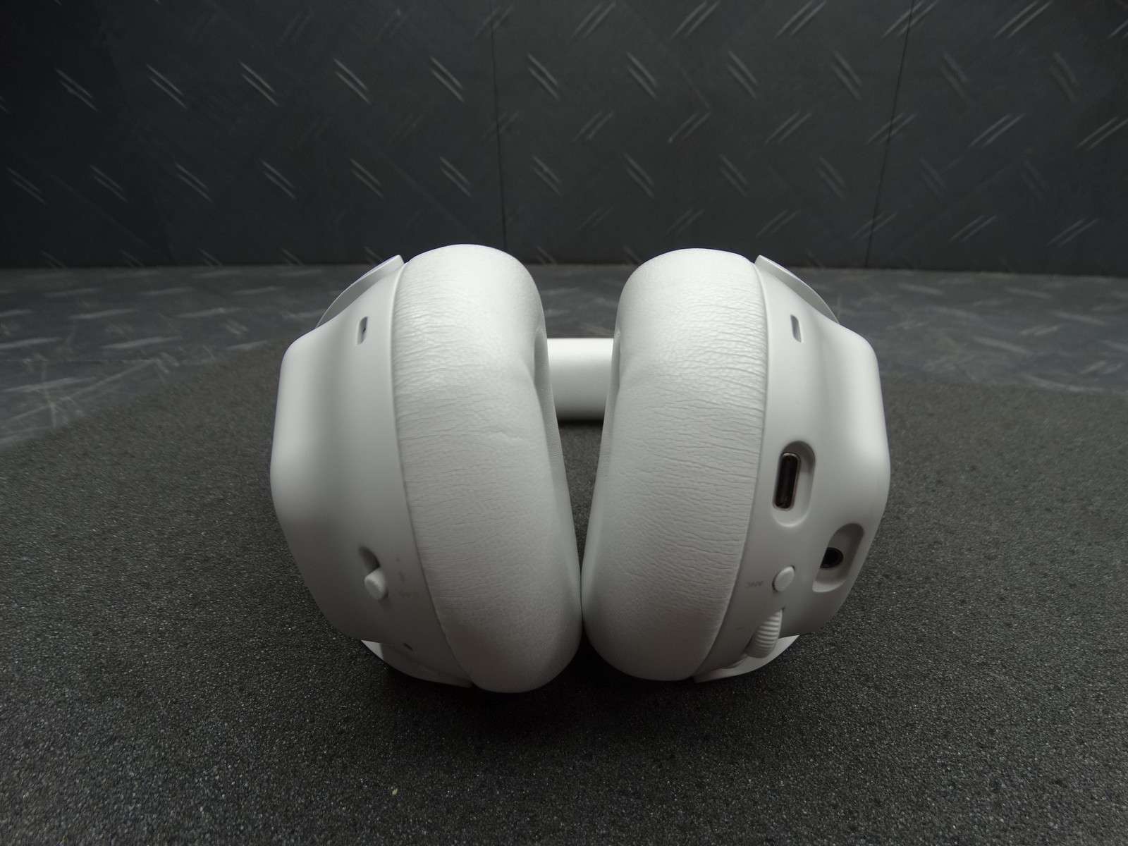 Alienware Pro Wireless Over-the-Ear Gaming Headset 520-BBKM