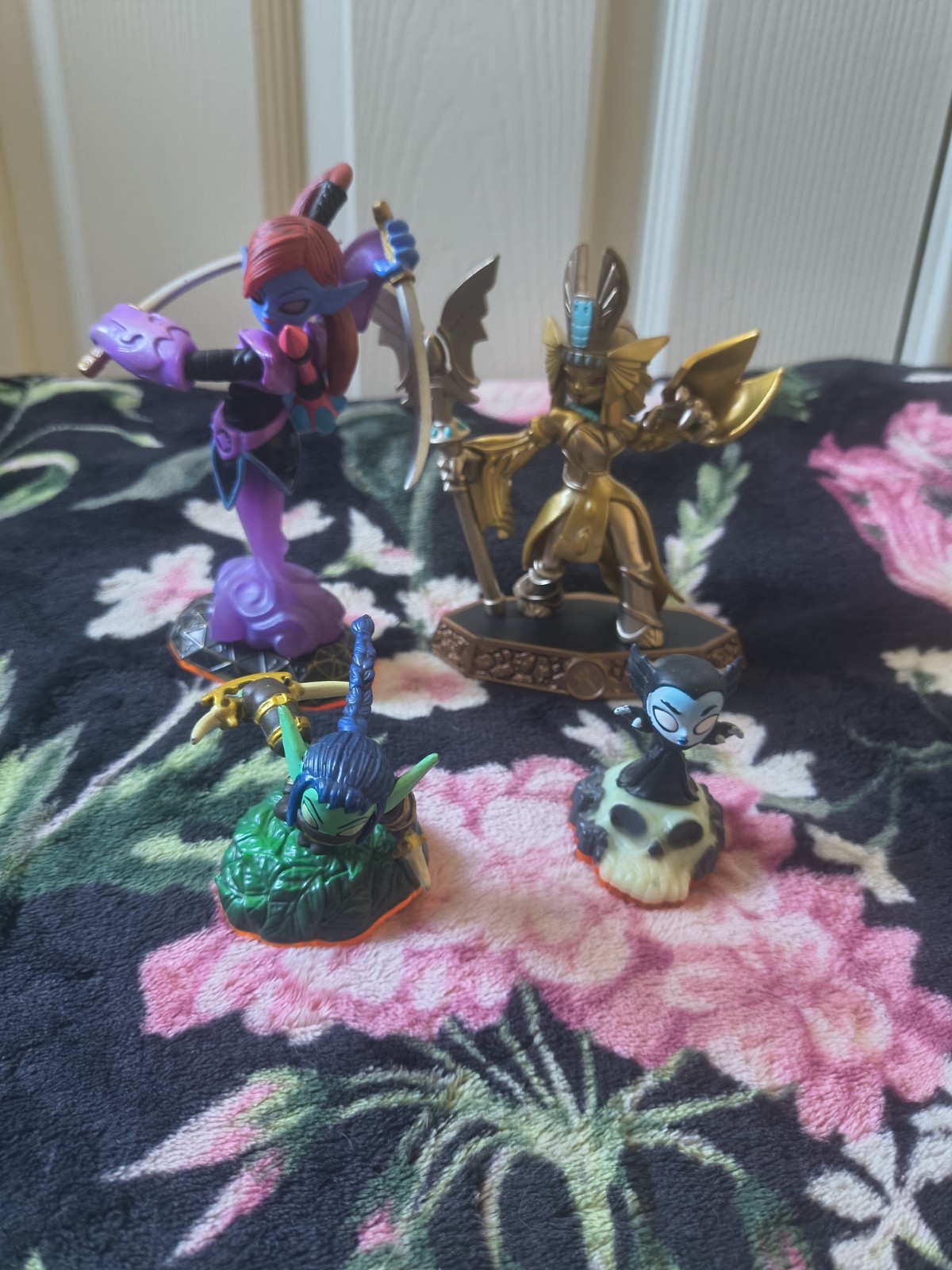Skylanders Activision Girl Character Bundle Set of 4 Good Condition