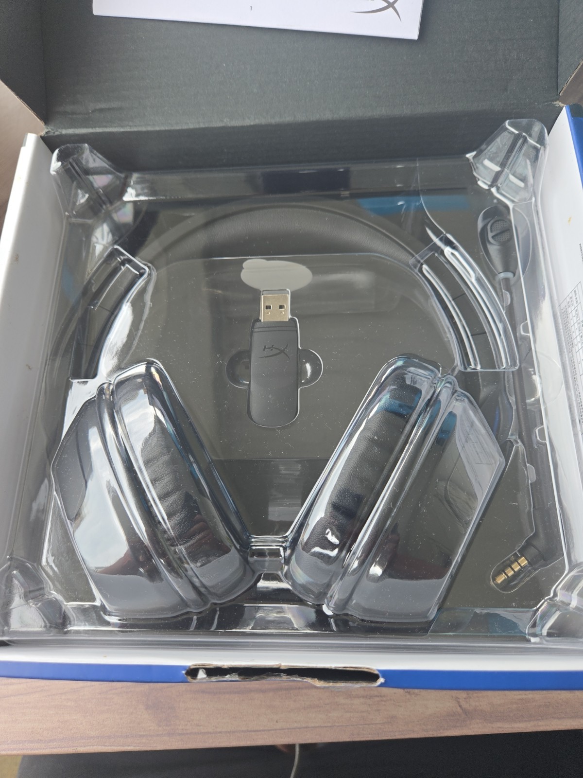HyperX Cloud Flight Wireless Headphones Headset Black/Blue PS5 PS4 Gaming SEALED