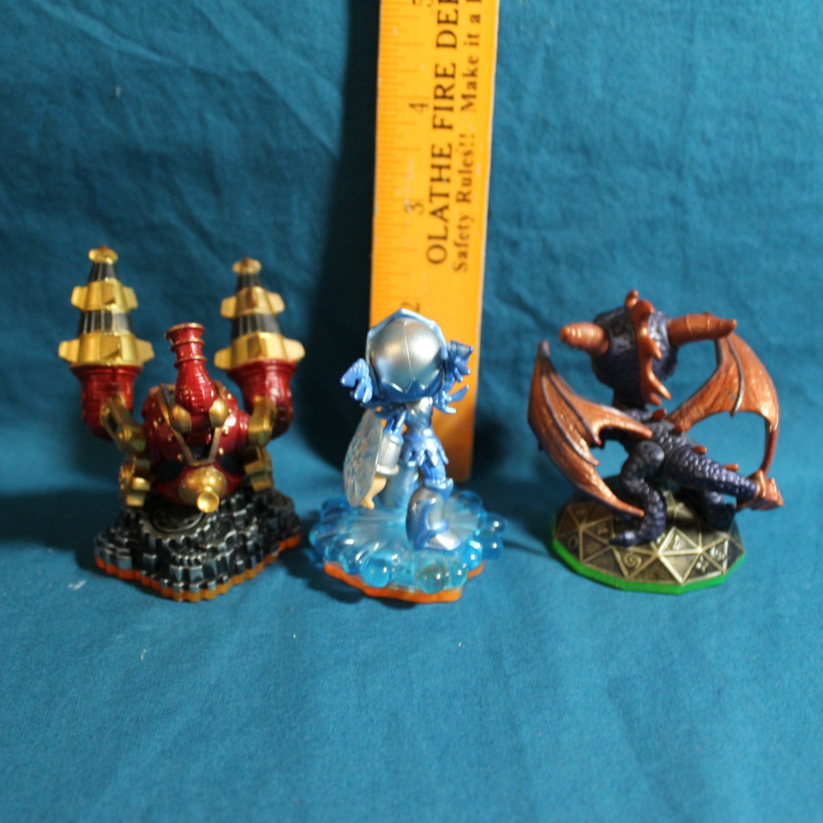 Spyro Skylanders Lot – Eruptor Legendary Bouncer Chill Jet-Vac Cards
