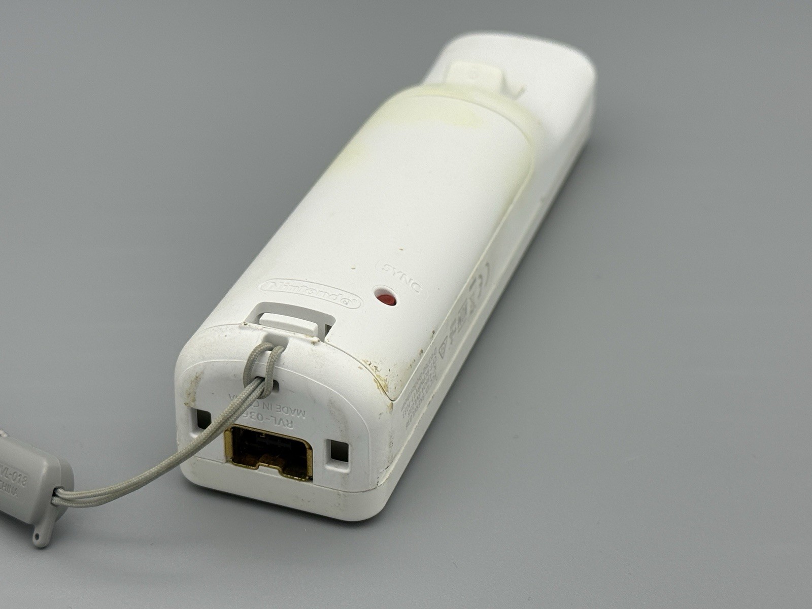 OEM Nintendo Wii Motion Plus Controller – White – Free Shipping – Stained