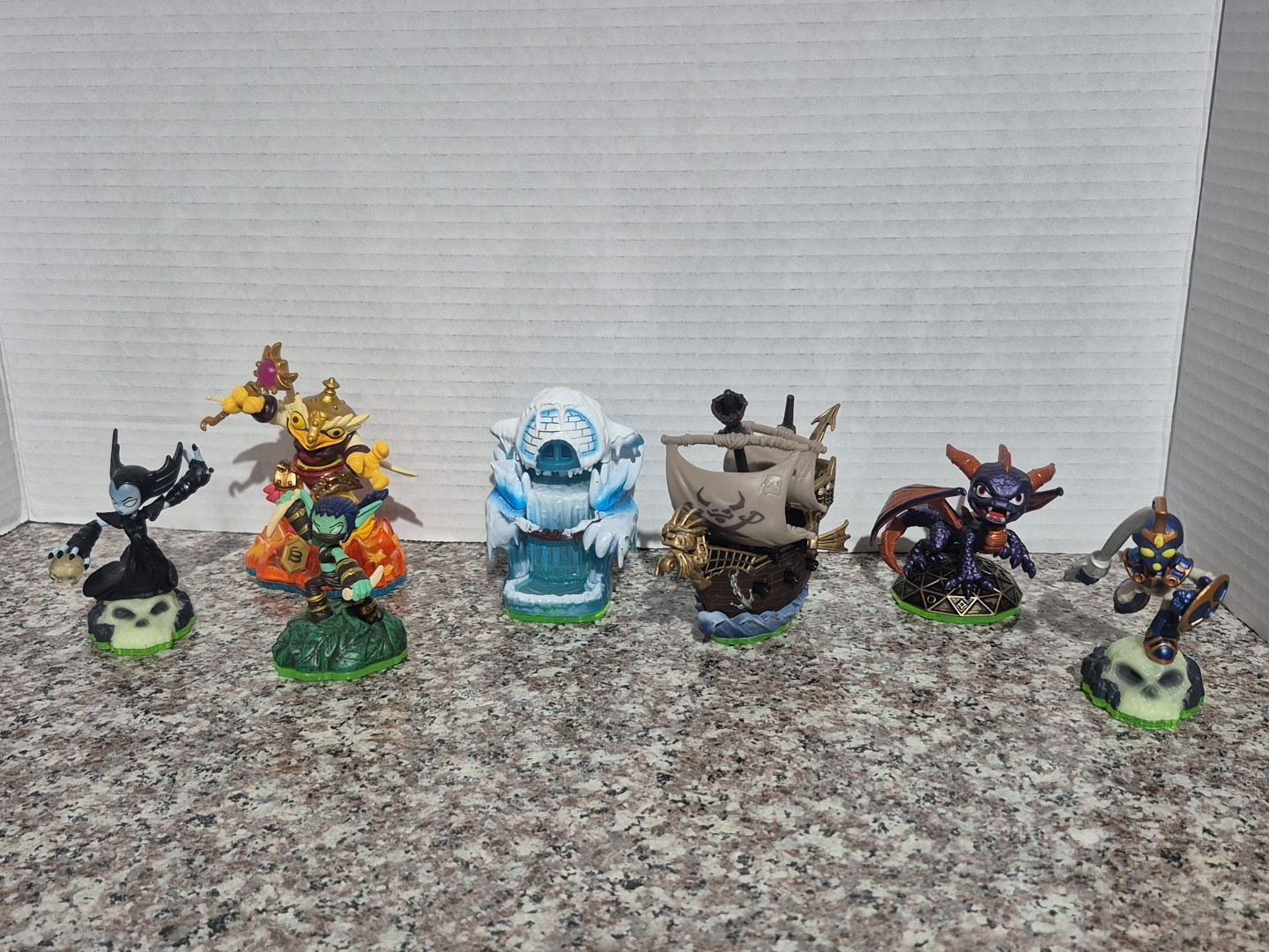 Skylanders Set of 7 Random Figures Lot