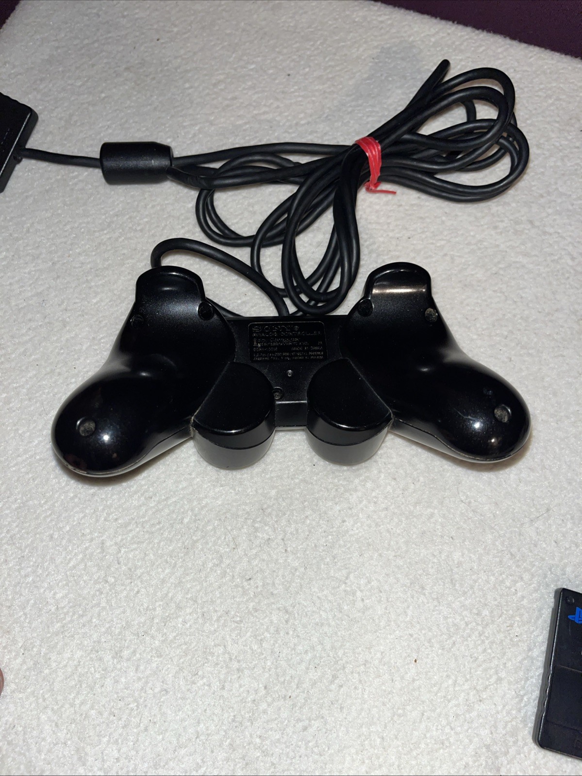 2x PLAYSTATION 2 PS2 Sony Controllers SCPH-10010 & SCPH-110 & 2 Memory 8mg Cards