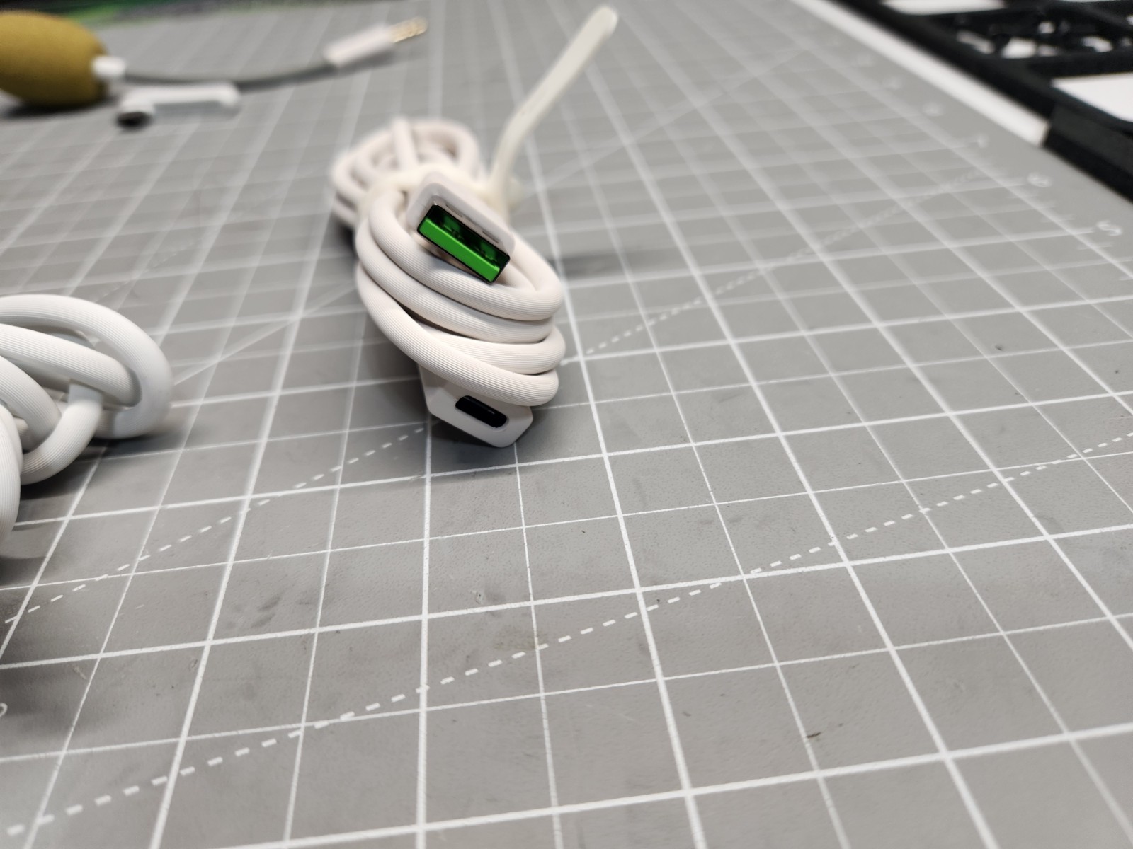 Razer Barracuda X White Wireless Multi-Platform Gaming Mobile Mercury White