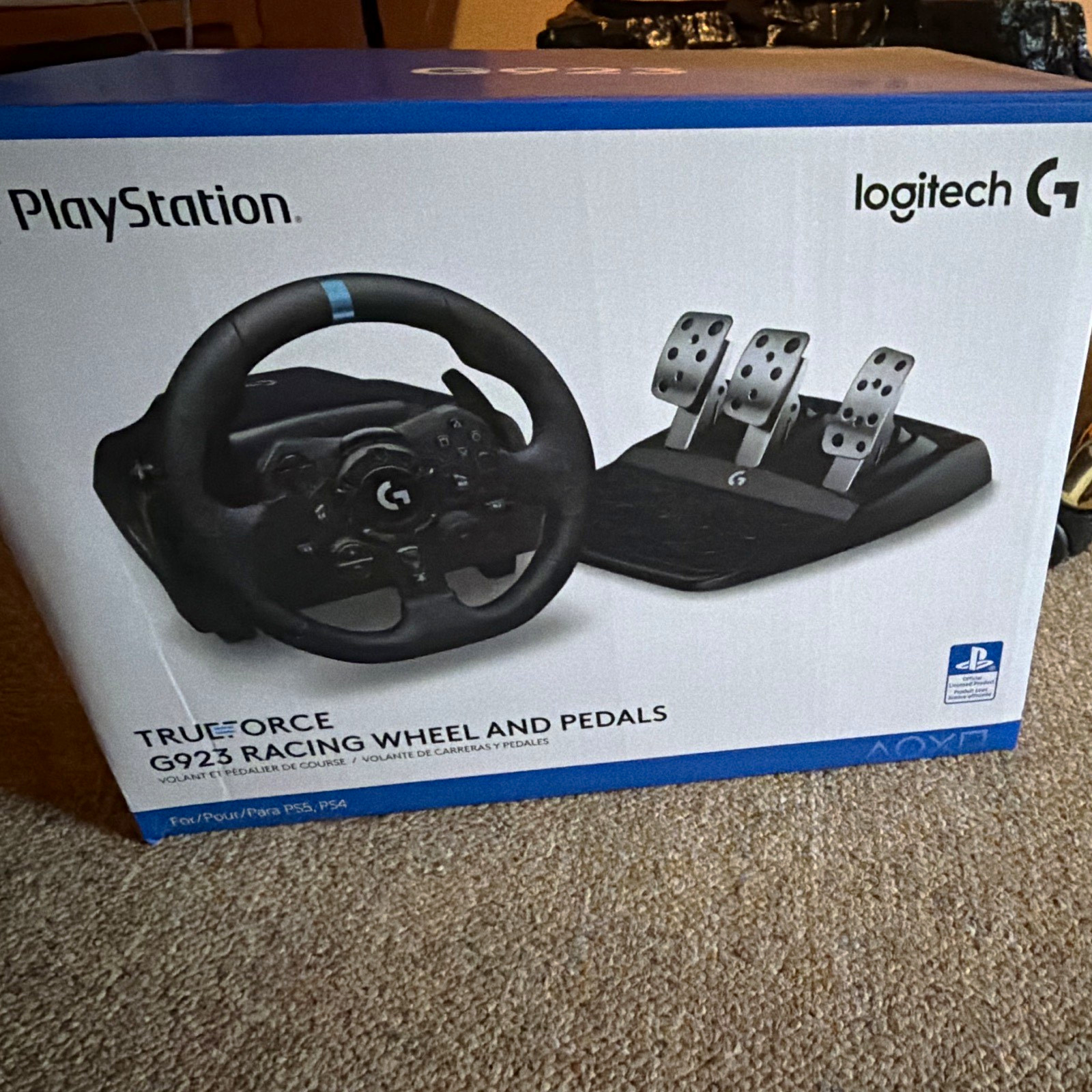 Logitech G G923 TRUEFORCE Racing Wheel & Pedals for PlayStation 5/4, Black