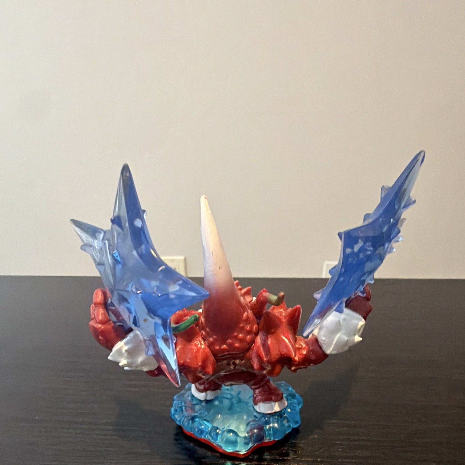 Skylanders Star Strike Light-Up Character Figure on Base – Skylanders Series