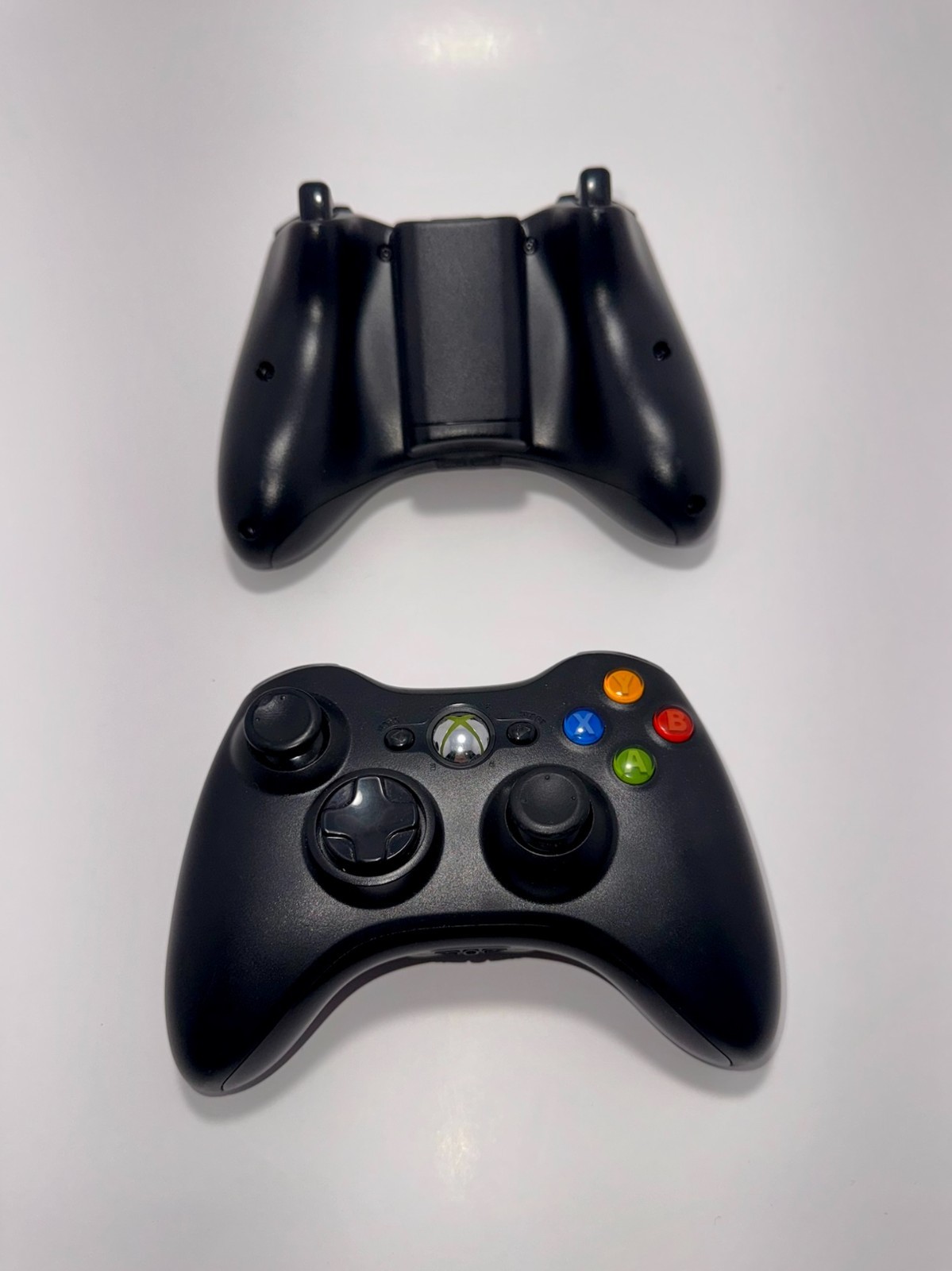 Microsoft Xbox 360 Wireless Controller – Glossy Black (2)