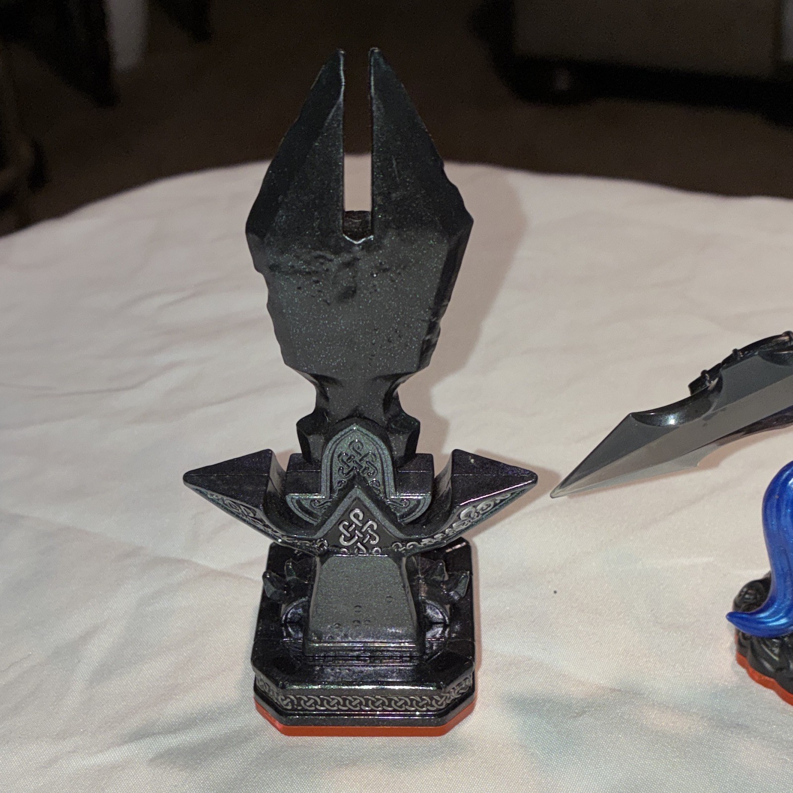 Skylanders Trap Team: Knight Mare Character Figure w/ Light-Up Dark Trap Crystal