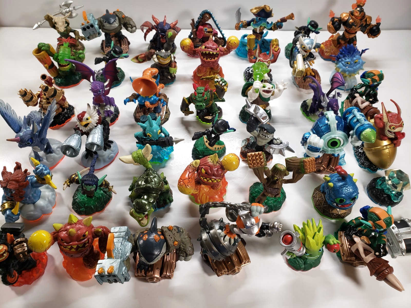 Skylanders Lot of 42 Figures – Superchargers Spyro’s Adventure Giants Swap Force