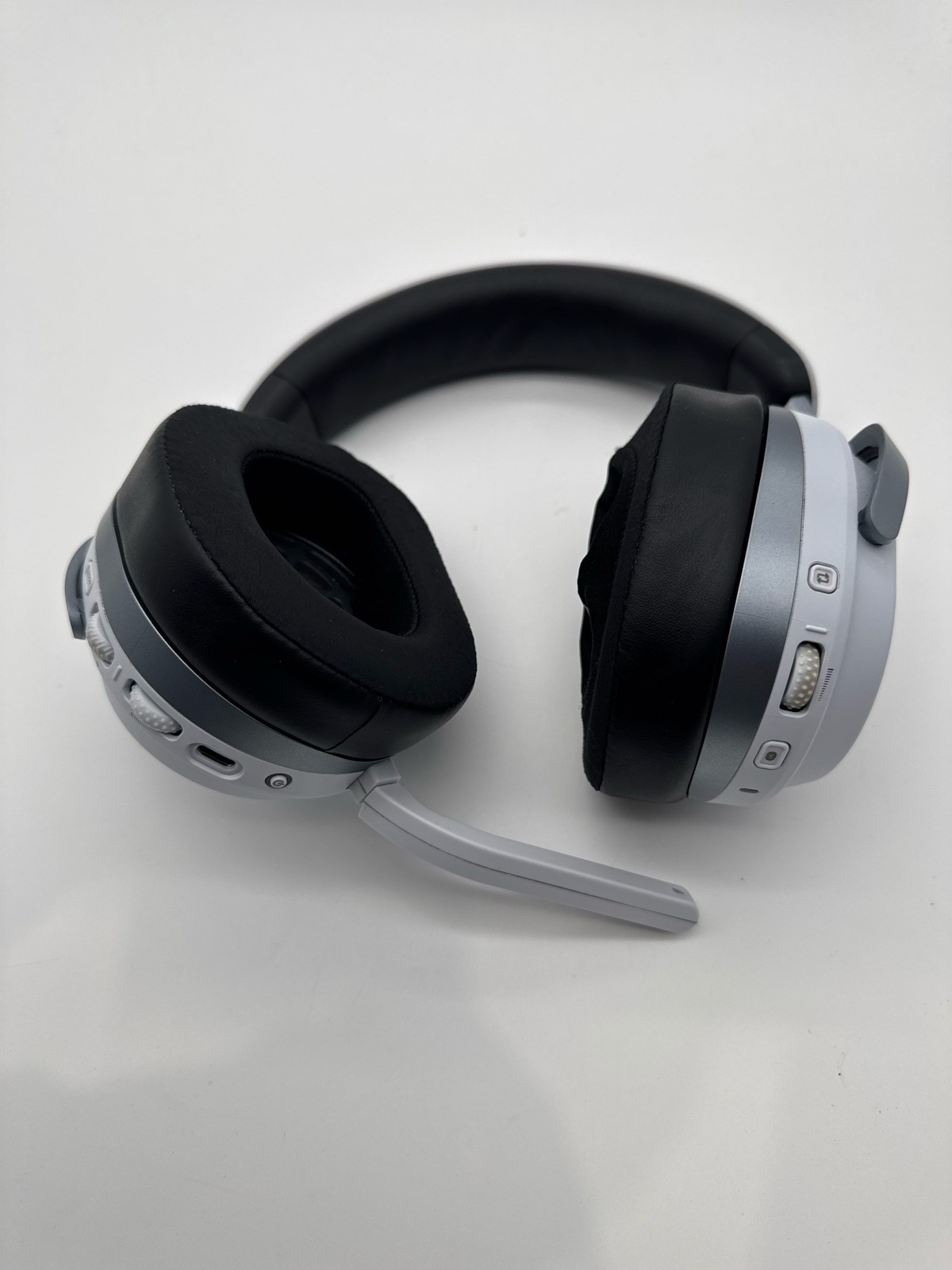 Turtle Beach Stealth 700 Gen 3 Wireless Gaming Headset Bluetooth PS5 White