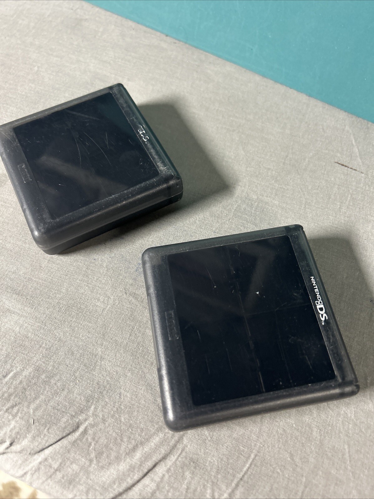 Nintendo DS Tinted Black Hard Plastic 16 Game Cartridge Compact Game Case Lot 2!