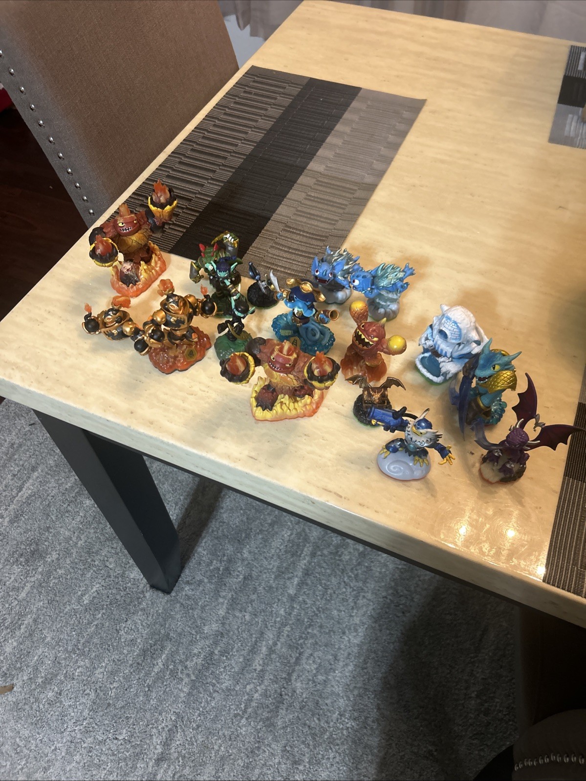Skylanders Mixed Lot Of 16 Various Figures – Activision JZ30