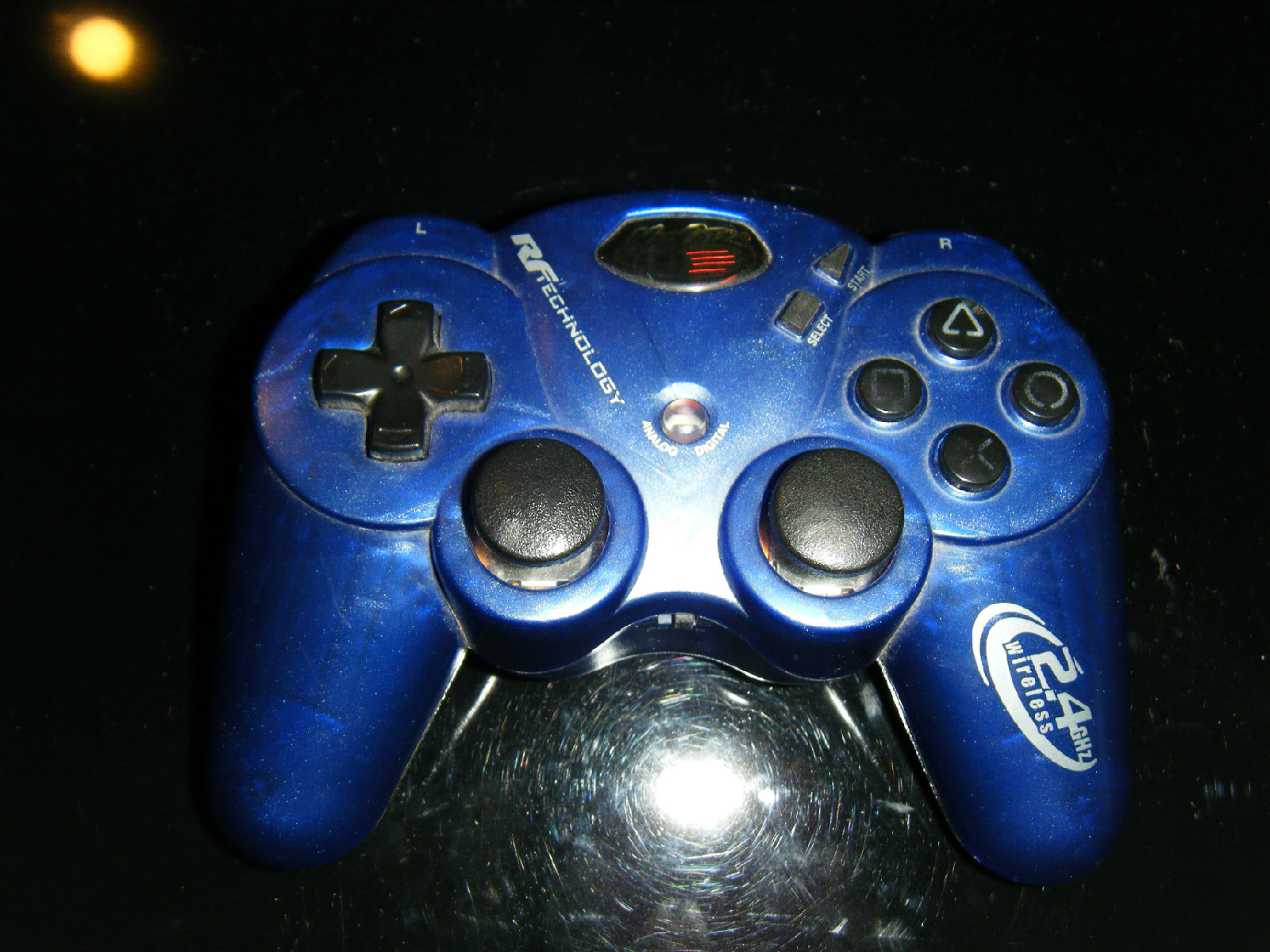 Mad Catz Lynx 8246 Blue RF Technology 2.4 GHz Wireless PS1/PS2 Controller